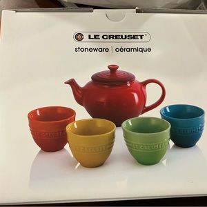 BNIB - Le Creuset Tea Pot Set